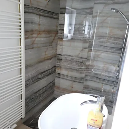 Monteur-haus Heinrich Marzahn, Hellersdorf, Lichtenberg *