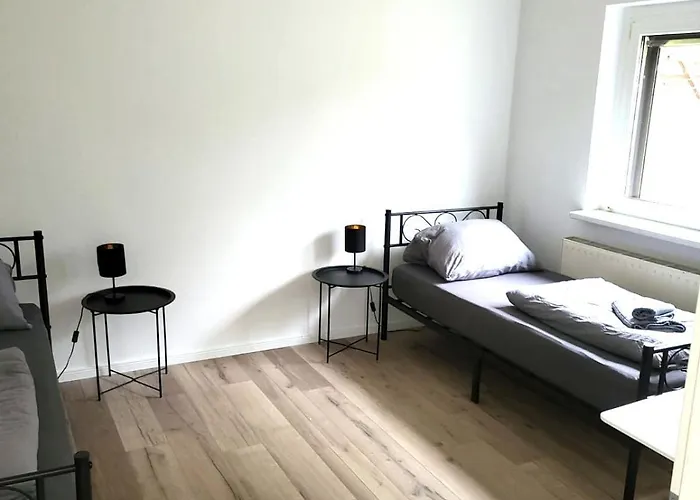 Monteur-haus Heinrich Marzahn, Hellersdorf, Lichtenberg Berlin