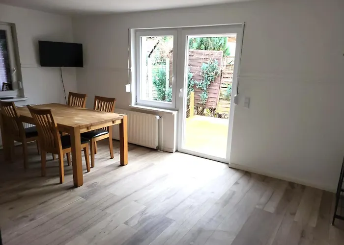 Dom wakacyjny Monteur-haus Heinrich Marzahn, Hellersdorf, Lichtenberg *