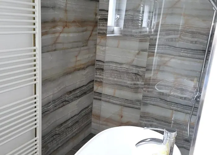 Monteur-haus Heinrich Marzahn, Hellersdorf, Lichtenberg *