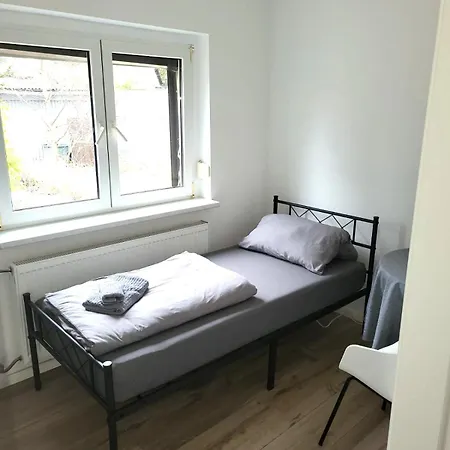 Casa de Férias Monteur-haus Heinrich Marzahn, Hellersdorf, Lichtenberg