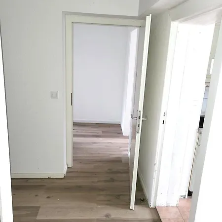 Monteur-haus Heinrich Marzahn, Hellersdorf, Lichtenberg Holiday home Berlin