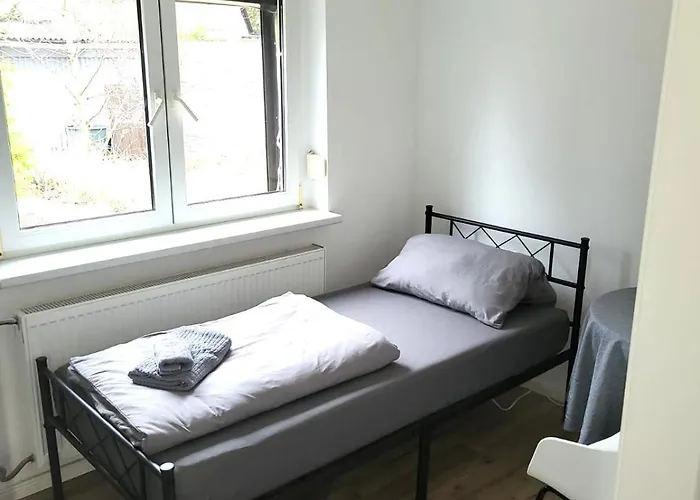 Holiday home Monteur-haus Heinrich Marzahn, Hellersdorf, Lichtenberg